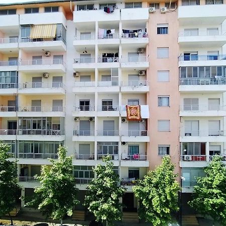 Lungomare Beach Apartments Vlore Bagian luar foto