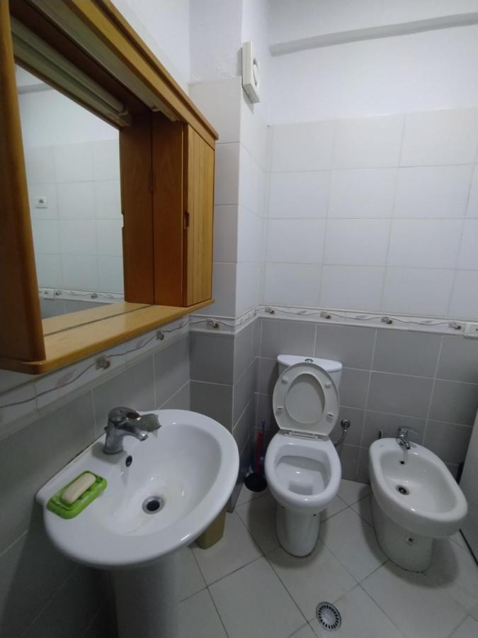 Lungomare Beach Apartments Vlore Bagian luar foto