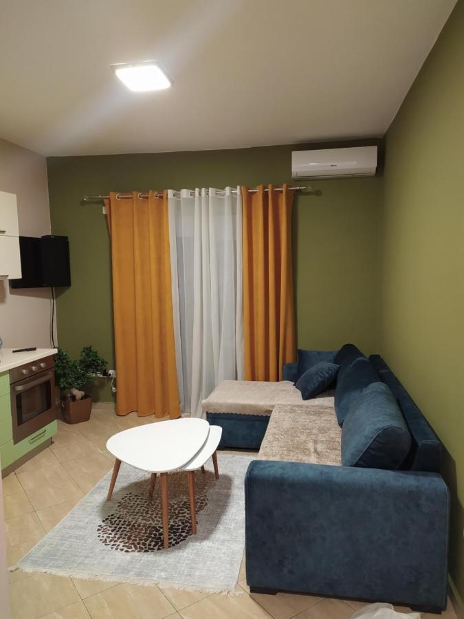 Lungomare Beach Apartments Vlore Bagian luar foto