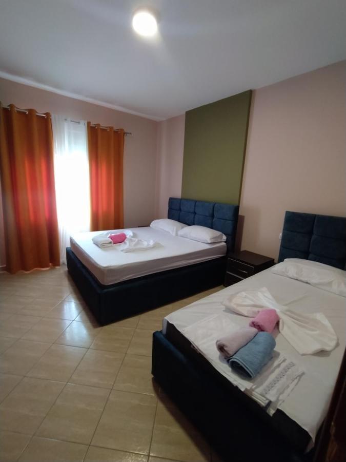 Lungomare Beach Apartments Vlore Bagian luar foto