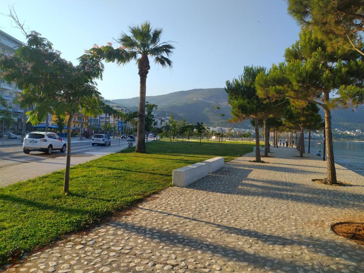 Lungomare Beach Apartments Vlore Bagian luar foto