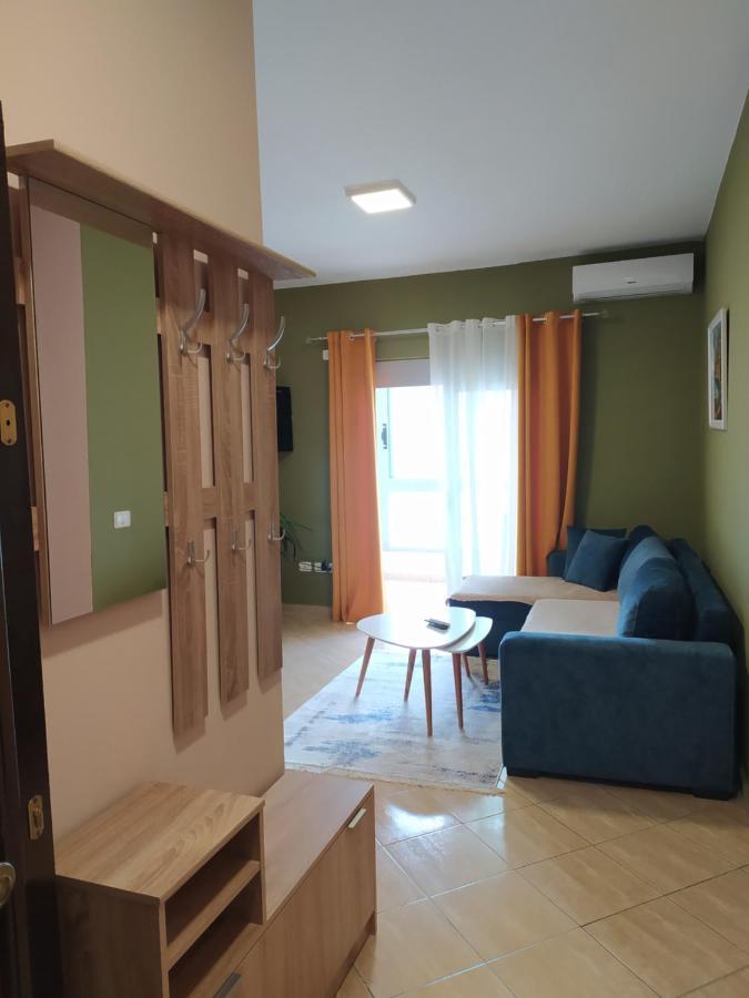 Lungomare Beach Apartments Vlore Bagian luar foto